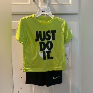 Nike Boys 2- Piece  Shorts Tee Shirt Set Size 2T NWT